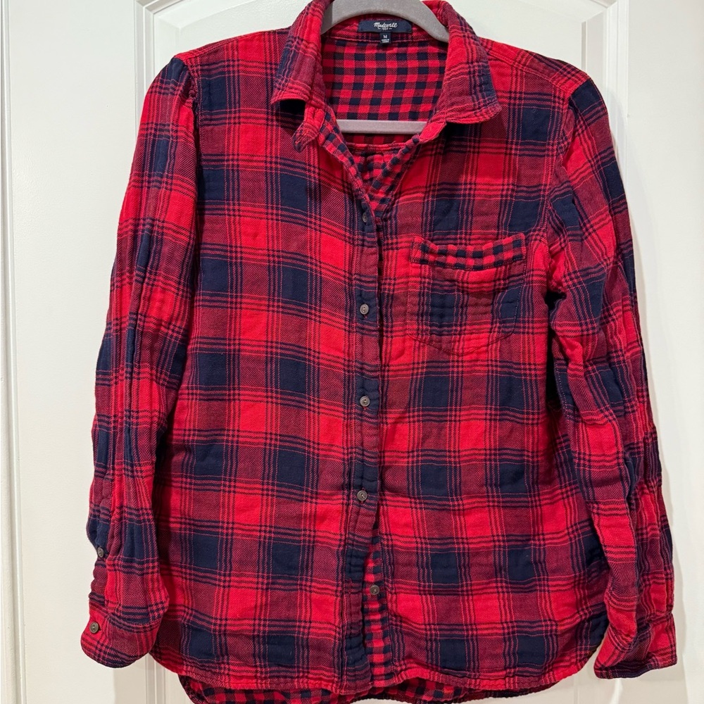 🐣3/$30🌷 Madewell Red and Black Plaid Casual Shirt, size M, EUC